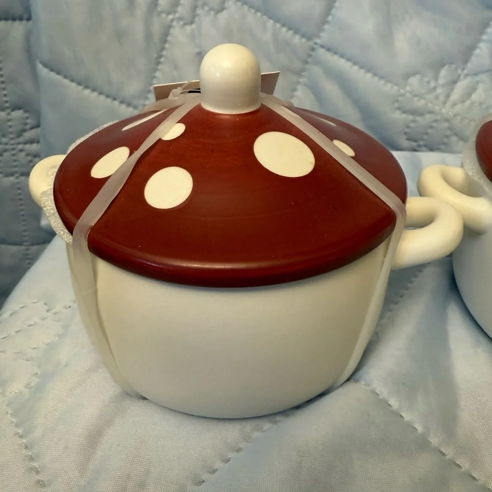 2/ RANEKIN Red and White Polka Dot Ceramic Casserole Dishes